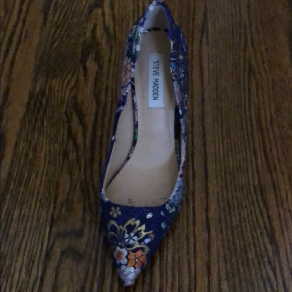 Steve Madden embroidered floral heels